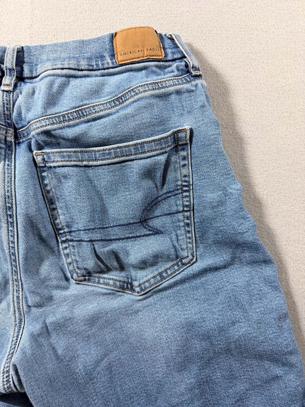 American Eagle Women's Light Wash Wide Leg Denim Jeans - Picture 6 of 8